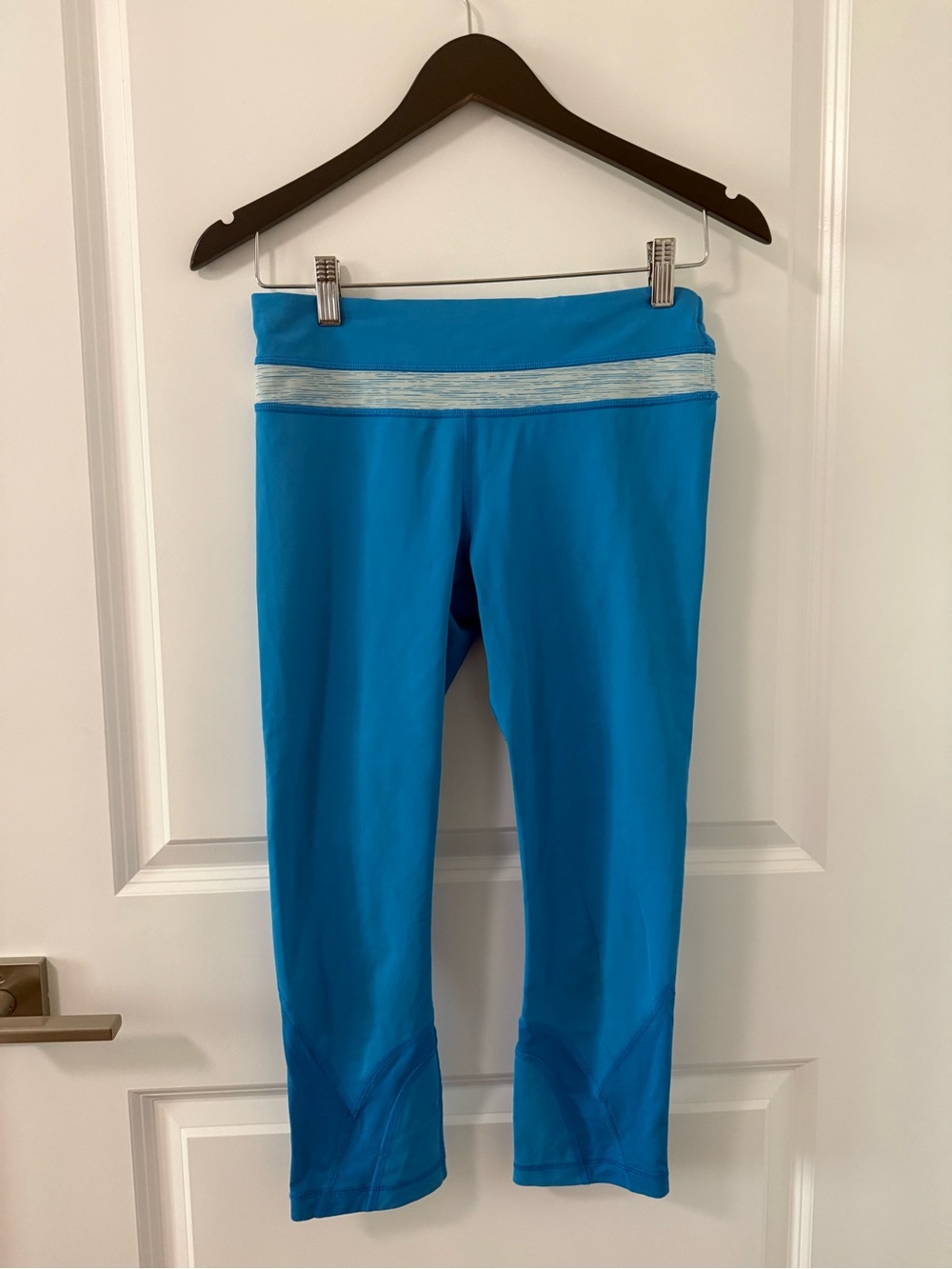 lululemon athletica Bright Blue Crop Capri with Light Gray Waistband Size 6